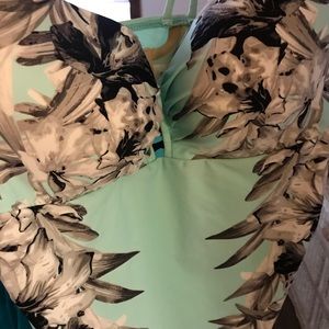 NWT Lane Bryant Swim suit w/ built in bra 36DD